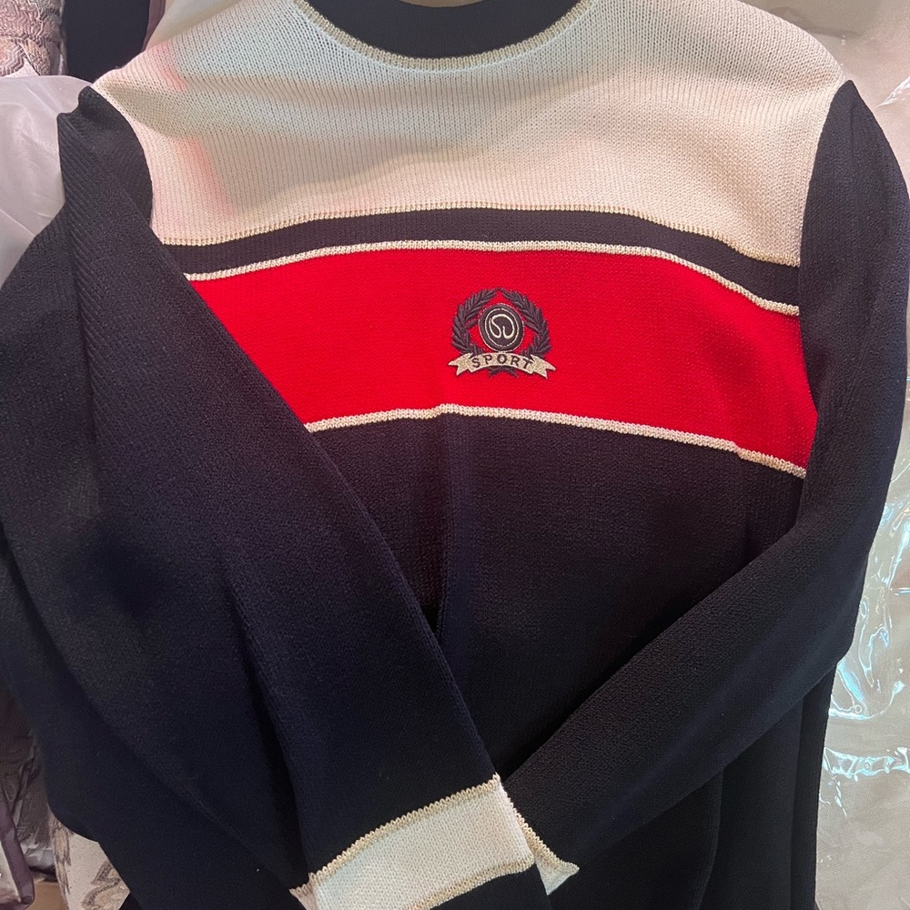 Beautiful St. John’s Sweater!